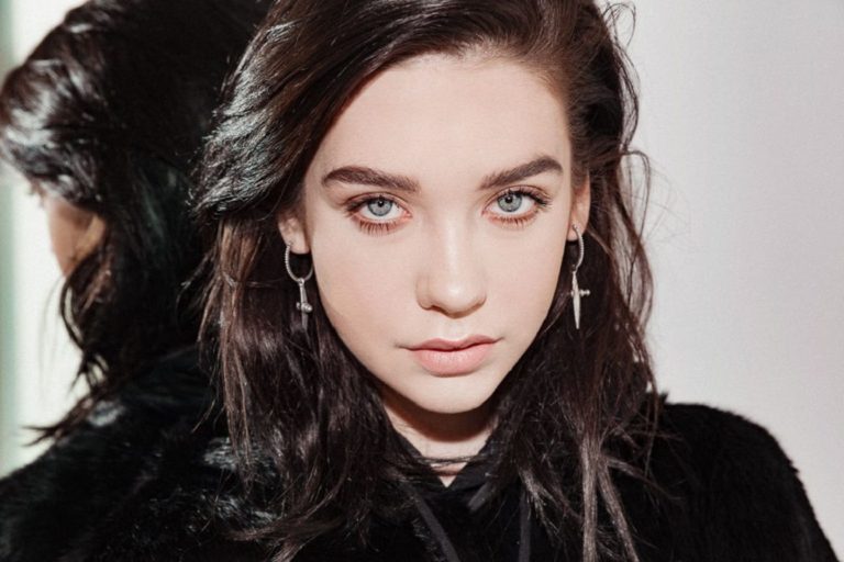Amanda Steele Biography, Age, Height, Net Worth, Boyfriend and Other Facts 