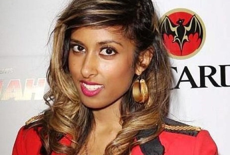 Anjulie Persaud – Bio, Family, Facts About The Canadian Singer