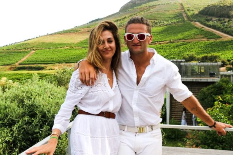 Casey Neistat Bio – Wife, Son, Net Worth, Height, Wiki, Family, Brother