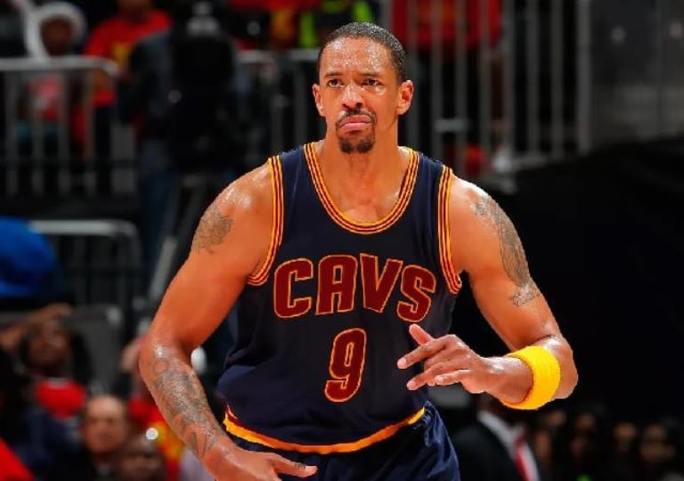Channing Frye Biography, Wife, Contract, Mother, Father and Family Facts