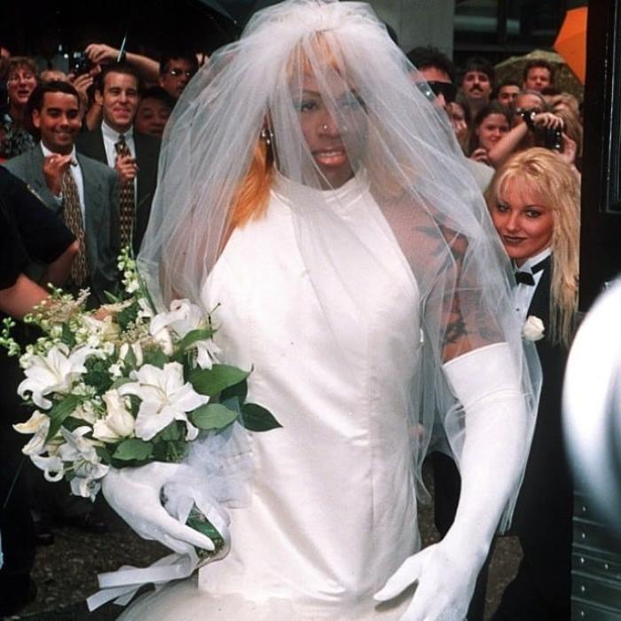 Dennis Rodman Net Worth, Wedding Dress, Stats, Height, Wife, Gay or Straight