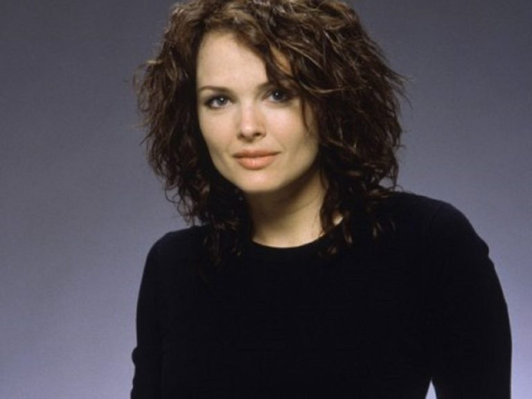 A Close Look Into Dina Meyer’s Personal Life, Career Achievements and Net Worth
