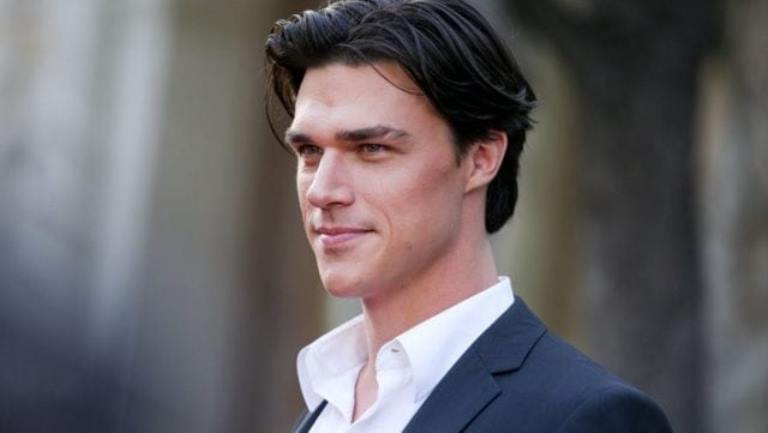 Who Is Finn Wittrock’s Wife, Sarah Roberts? His Height, Age, Is He Gay?