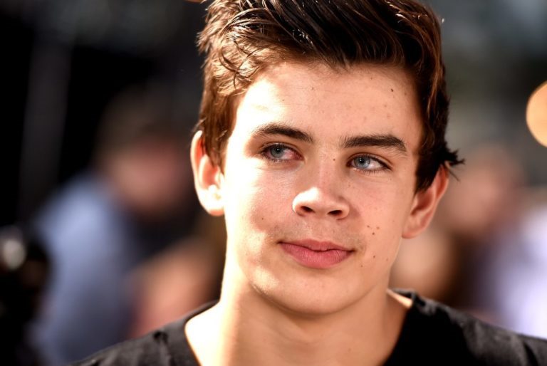 Hayes Grier Bio, Age, Height, Girlfriend, Net Worth and Quick Facts