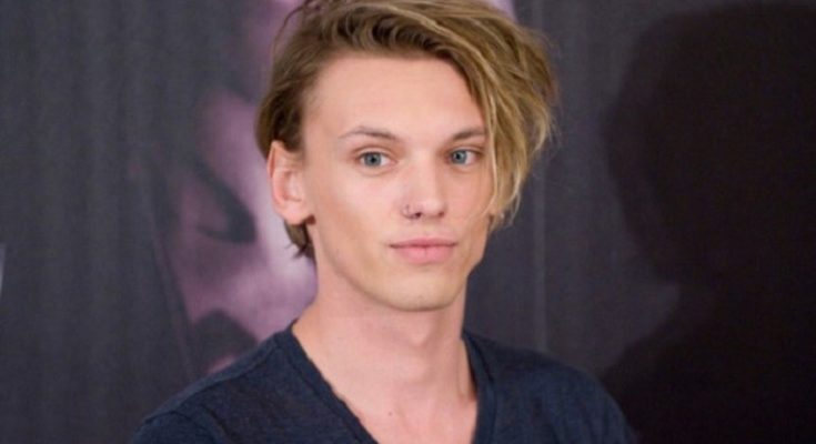 Jamie Campbell – Bio, Bower Age, Height, Dating, Girlfriend, Is He Gay?