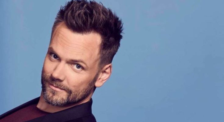 Joel McHale Relationship With Wife Sarah Williams, Height, Body Stats