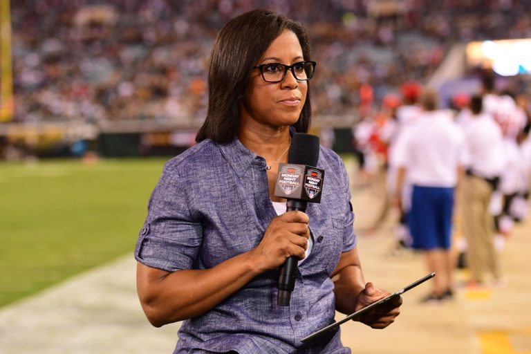 Lisa Salters Bio: Does She Have A Husband? Body Measurements, Gay 