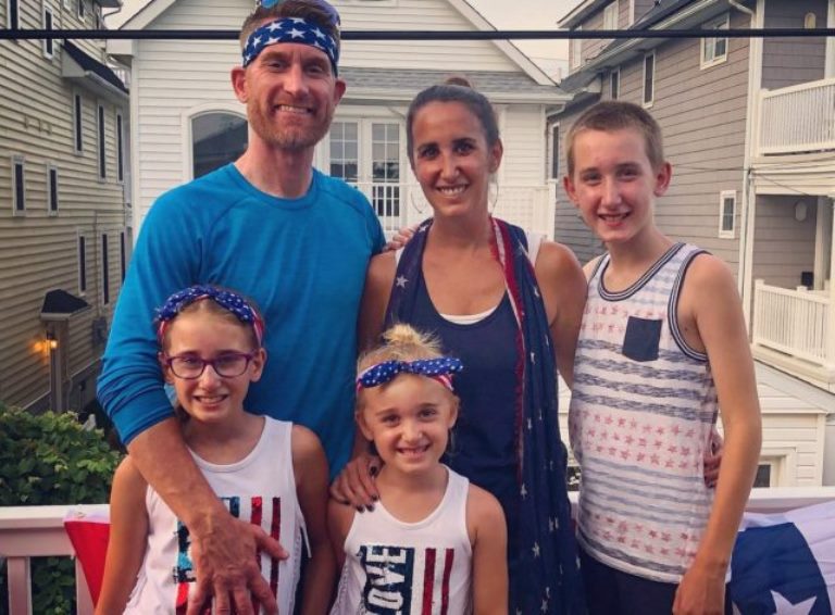 Marty Smith – Bio, Wife, Parents, Brother, Family, Net WorthMarty Smith – Bio, Wife, Parents, Brother, Family, Net Worth