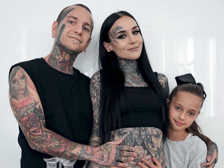 Monami Frost – Bio, Age, Husband, Wiki, Family, Facts About The Vlogger
