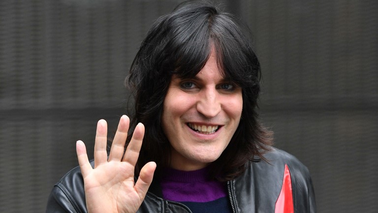 Who Is Noel Fielding? Here Are 5 Facts To Know About The English Comedian
