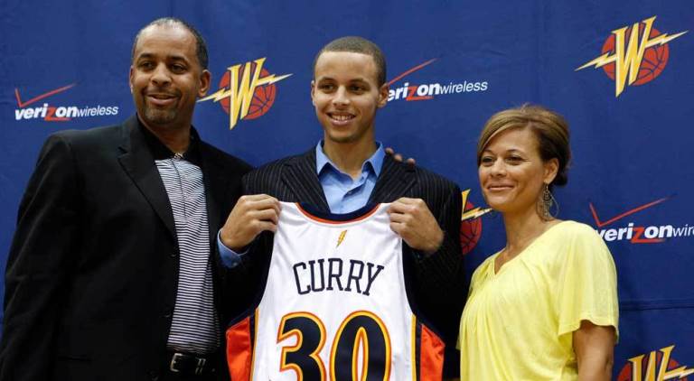Interesting Details About Stephen Curry’s Athletic Family Background