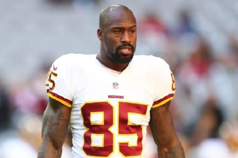 Vernon Davis Wife, Brother, Net Worth, Height, Weight, Is He Gay?