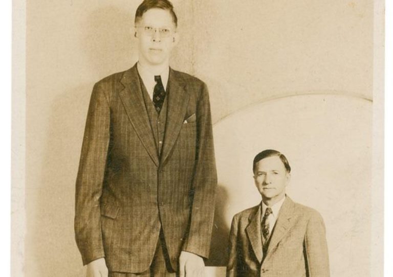 Life and Death of Robert Wadlow – The World’s Tallest Man