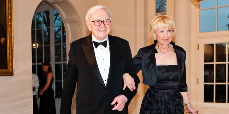Get To Know Astrid Menks – Warren Buffet’s Wife, What is Her Net Worth?