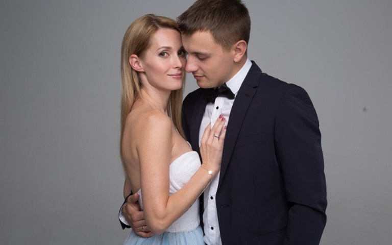 Aida Nikolaychuk Married, Husband, Son, Net Worth, Bio