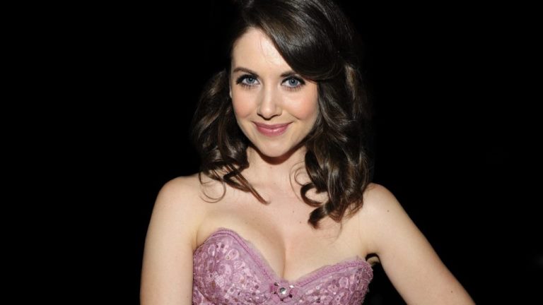 Alison Brie’s Height, Weight And Body Measurements