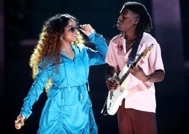 Who is H.E.R. (Gabriella Wilson): 5-Time Grammy Nominations Singer-Songwriter