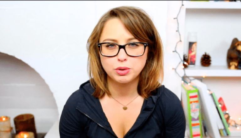 Who is Laci Green, Is She Still Dating Chris Ray Gun, What is Her Net Worth?