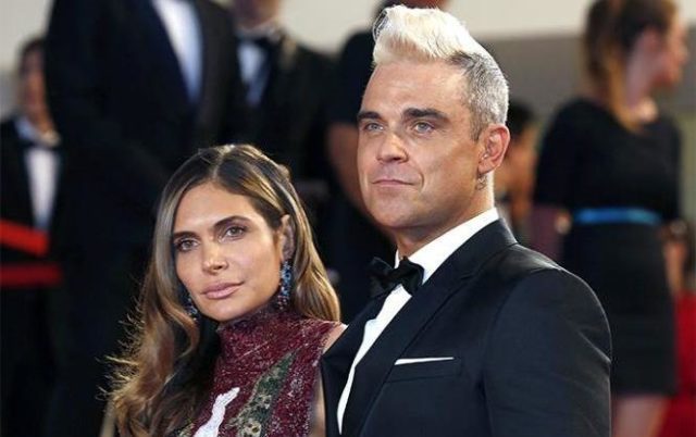 Robbie Williams Wife, Kids, Height, Age, Net Worth, Dad, Is He Gay