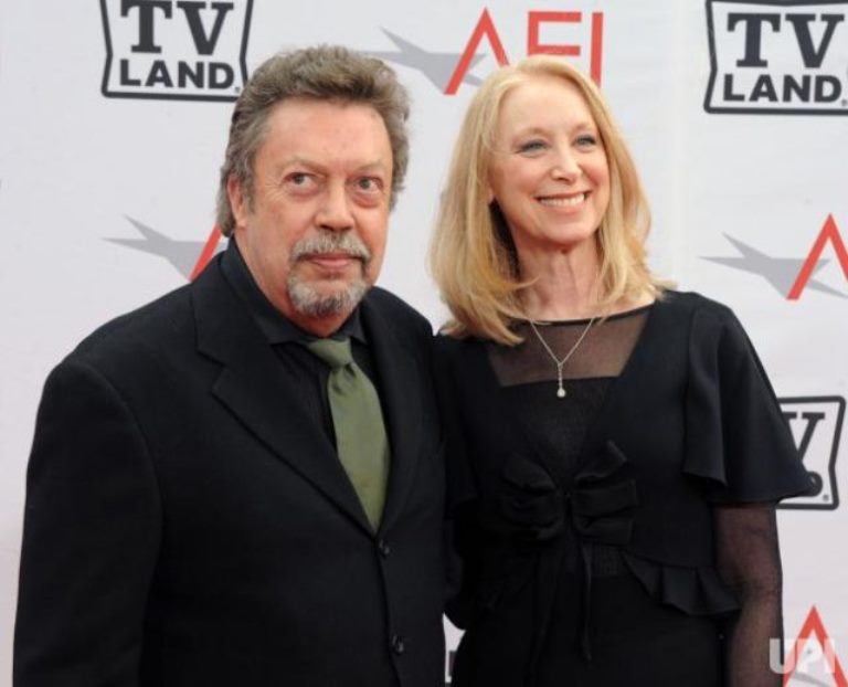 Tim Curry – Bio, Where Is He Now? Is He Gay, Dead Or Alive?