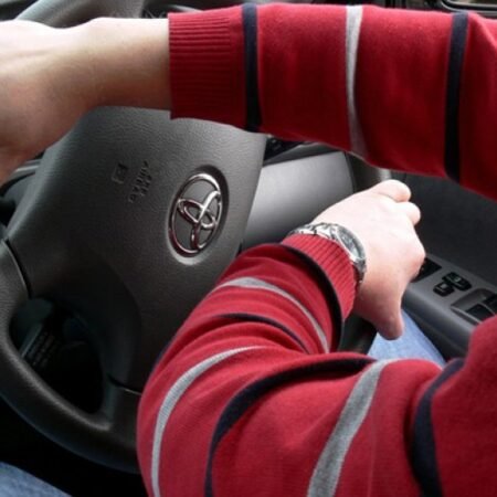 Setir Mobil Tiba-Tiba Berat? Ini Cara Mengatasi Power Steering Biar Ringan Lagi