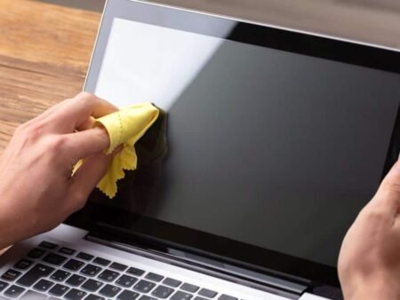 Tips Merawat Laptop Biar Awet, Nggak Lemot, dan Tetap Nyaman Dipakai