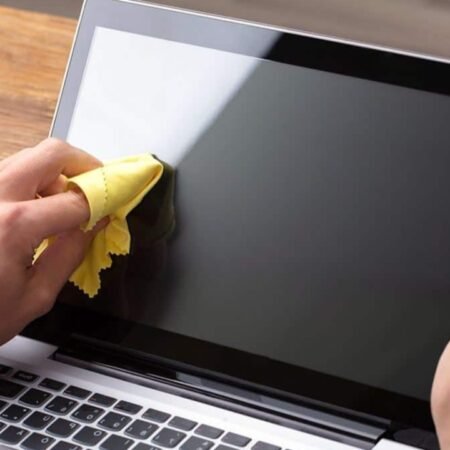 Tips Merawat Laptop Biar Awet, Nggak Lemot, dan Tetap Nyaman Dipakai