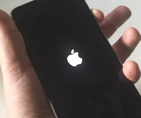 iPhone Sering Restart Sendiri? Nggak Perlu Panik, Ini Cara Biar Balik Normal Lagi