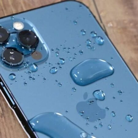 HP Kemasukan Air? Begini Cara Menyelamatkannya Sebelum Terlambat
