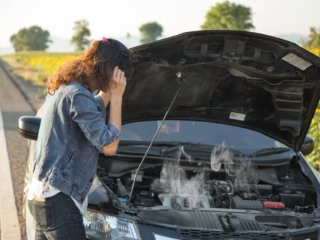Mobil Overheat! Jangan Panik, Ini Penyebab dan Cara Ngatasinnya