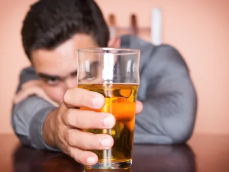 Tips Aman Konsumsi Alkohol agar Tetap Terkontrol