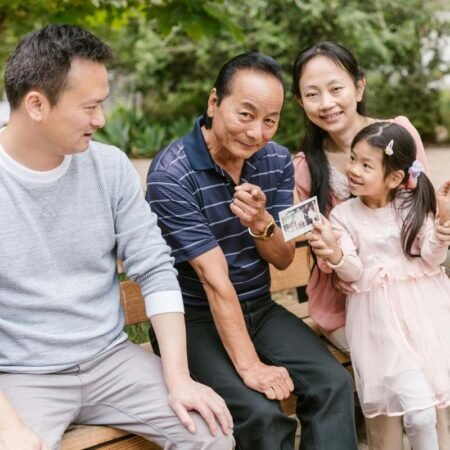 Jangan Sampai Jauh! Cara Menjaga Kedekatan dengan Anak yang Mulai Dewasa