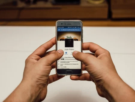 Mau Bio Facebook Keren Kayak Selebgram? Ini Cara Bikin Aesthetic Biar Makin Stand Out!