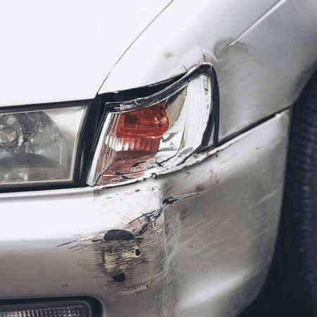 Bumper Mobil Retak? Ini Cara Mudah Memperbaikinya Sendiri di Rumah